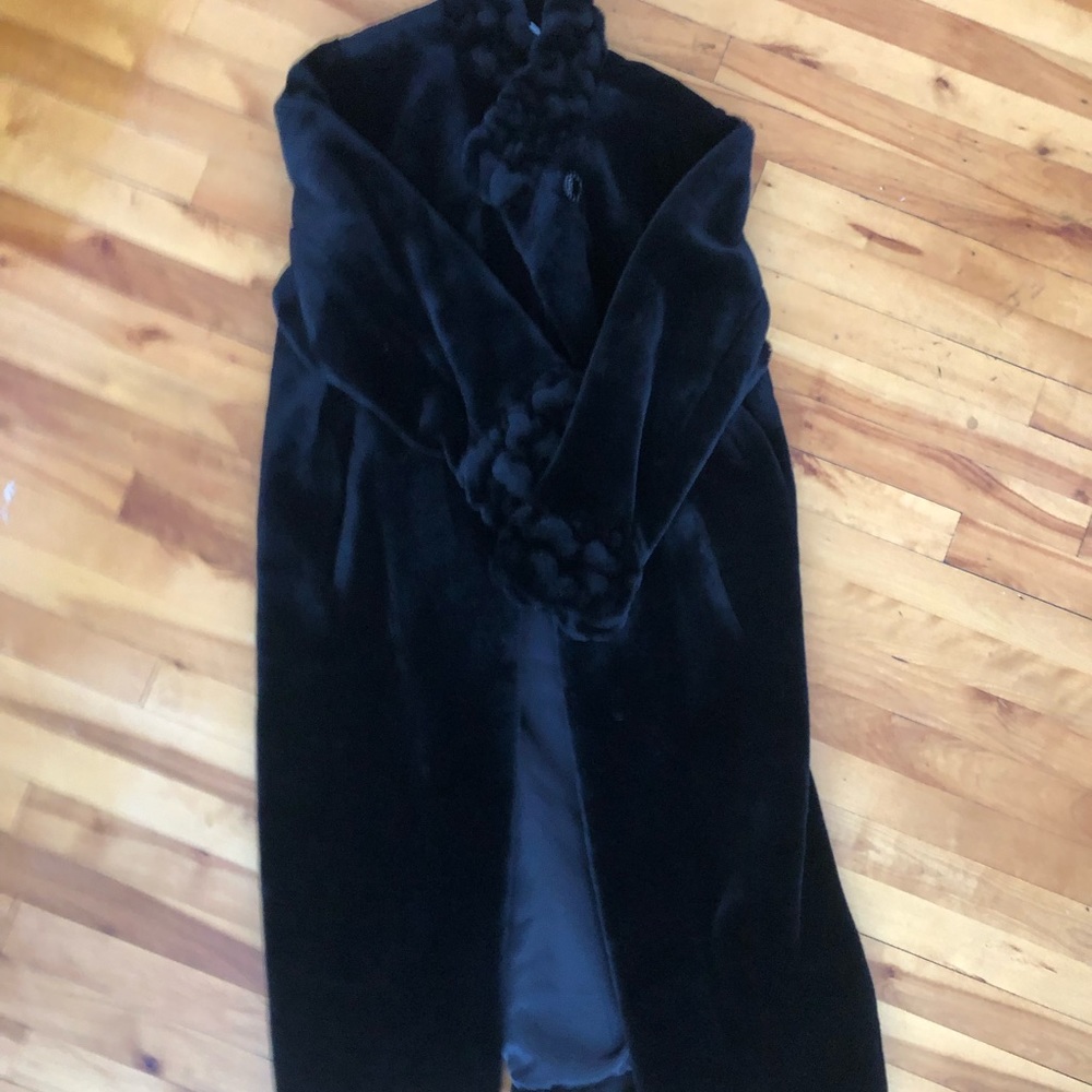 Novelti Petite Faux Fur coat - Onyx Black size 10.